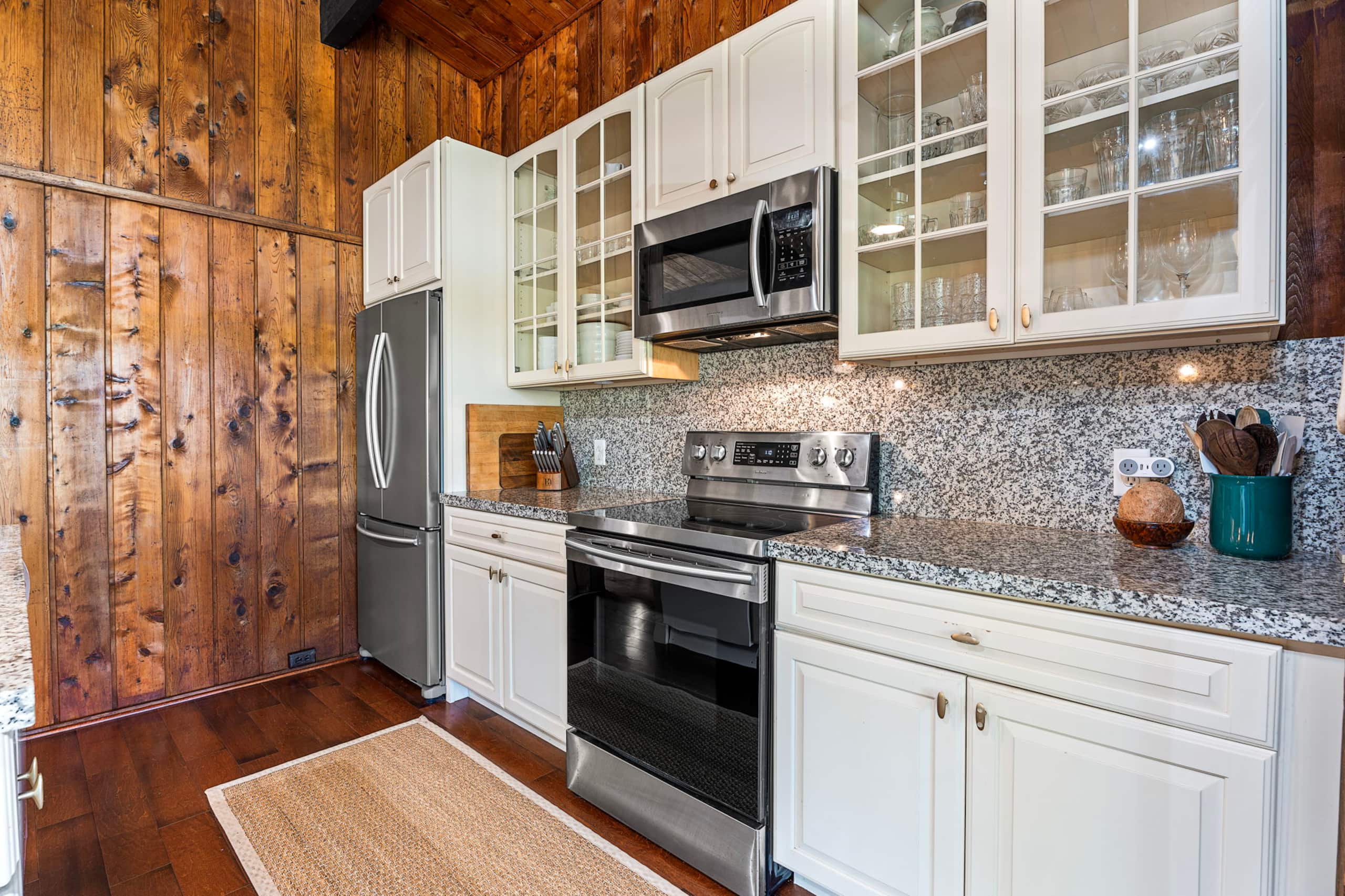 Home in Kailua-Kona · ★4.83 · 3 bedrooms · 4 beds · 3.5 baths - Image 8