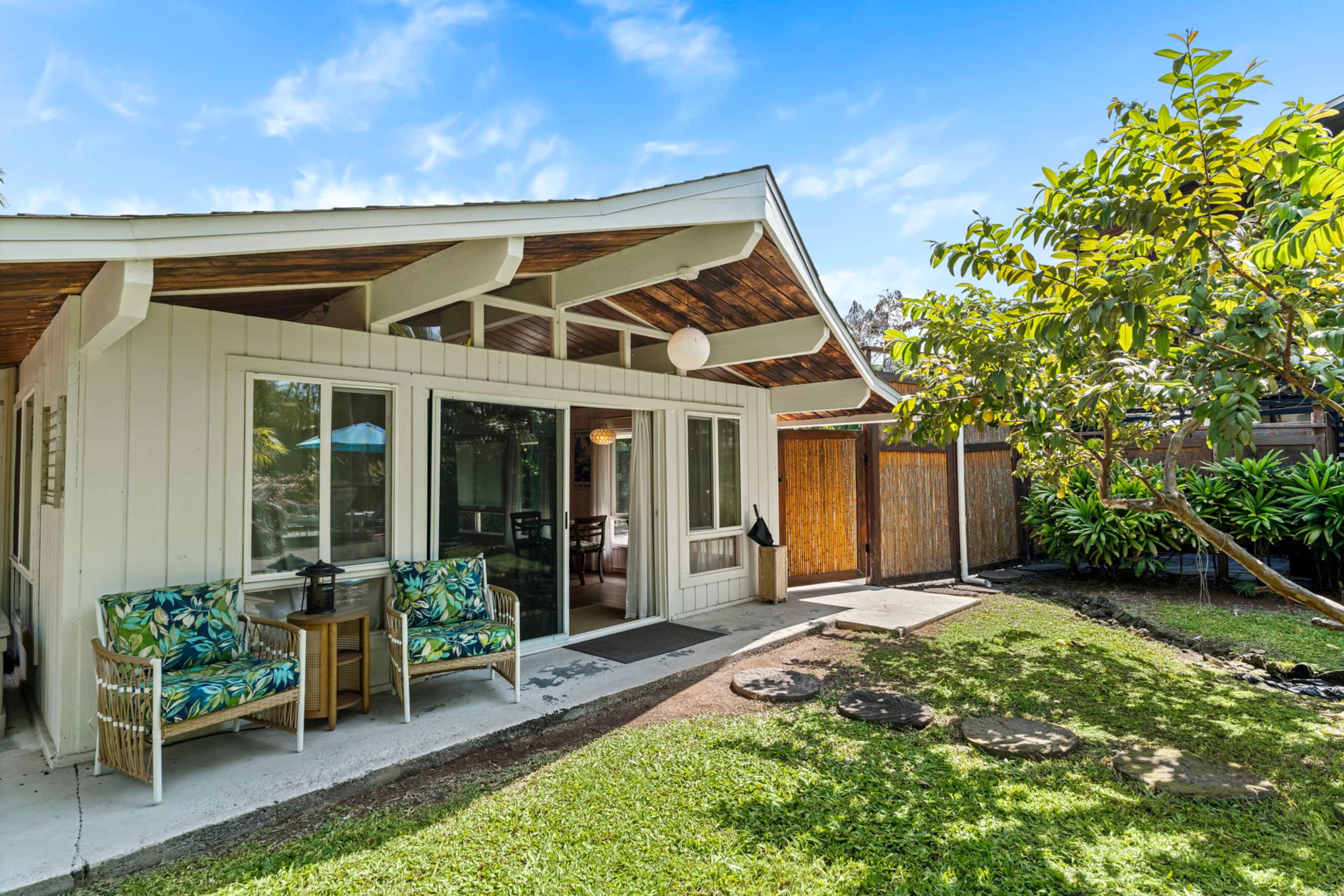 Home in Kailua-Kona · ★4.83 · 3 bedrooms · 4 beds · 3.5 baths - Image 48