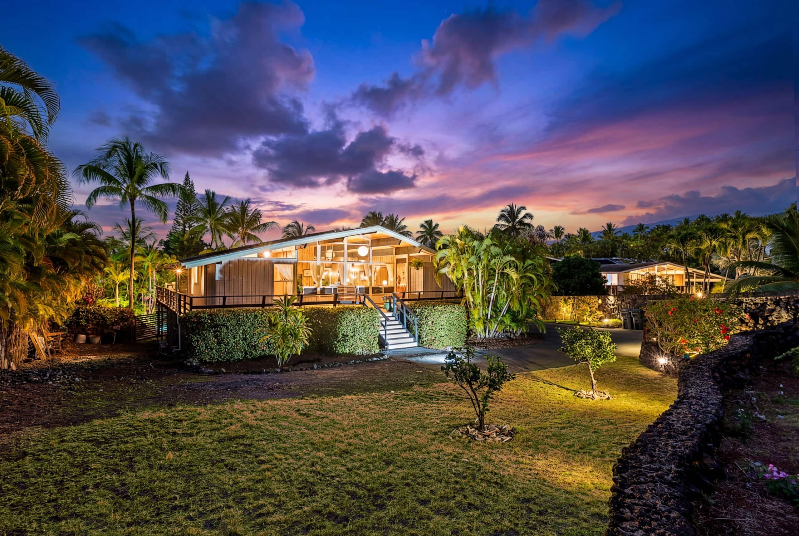 Home in Kailua-Kona · ★4.83 · 3 bedrooms · 4 beds · 3.5 baths - Image 57