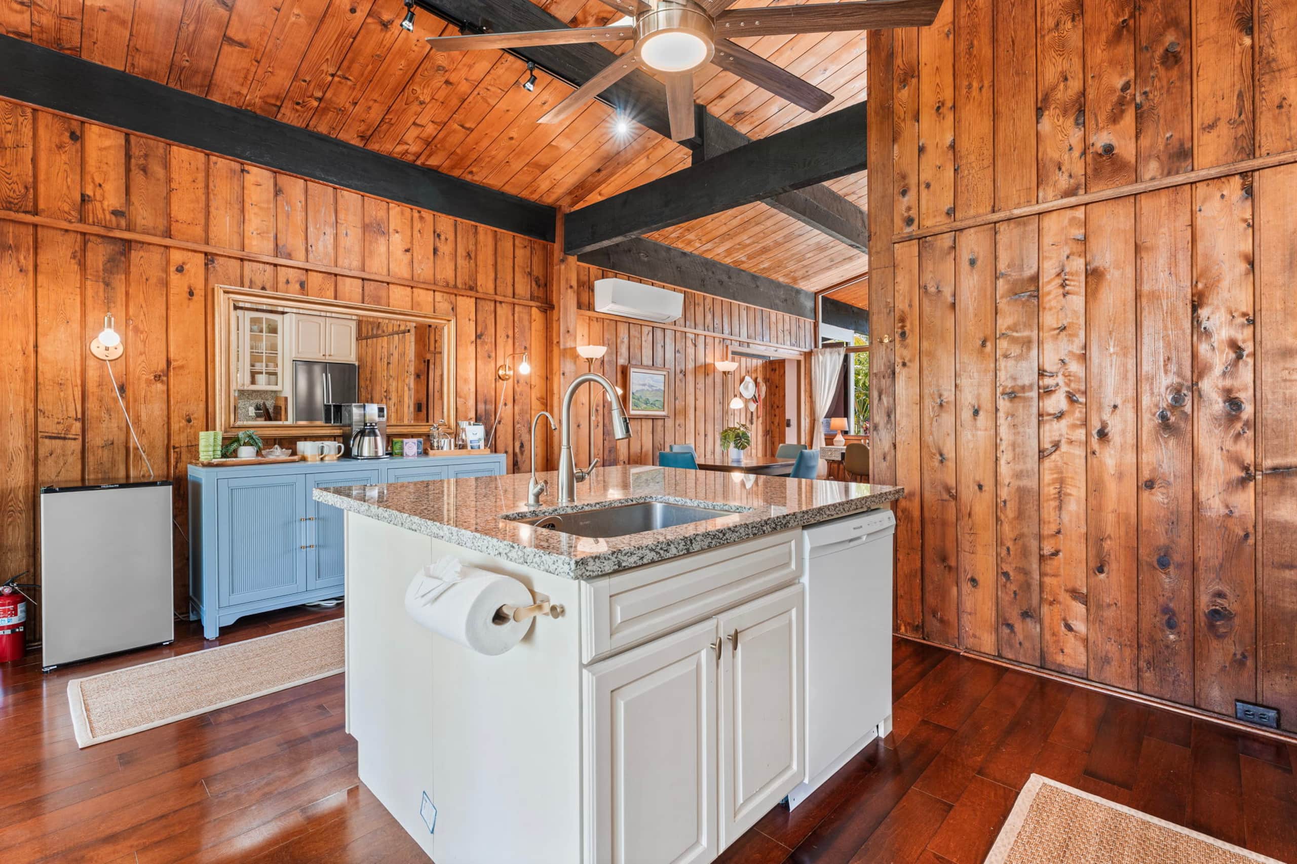 Home in Kailua-Kona · ★4.83 · 3 bedrooms · 4 beds · 3.5 baths - Image 7