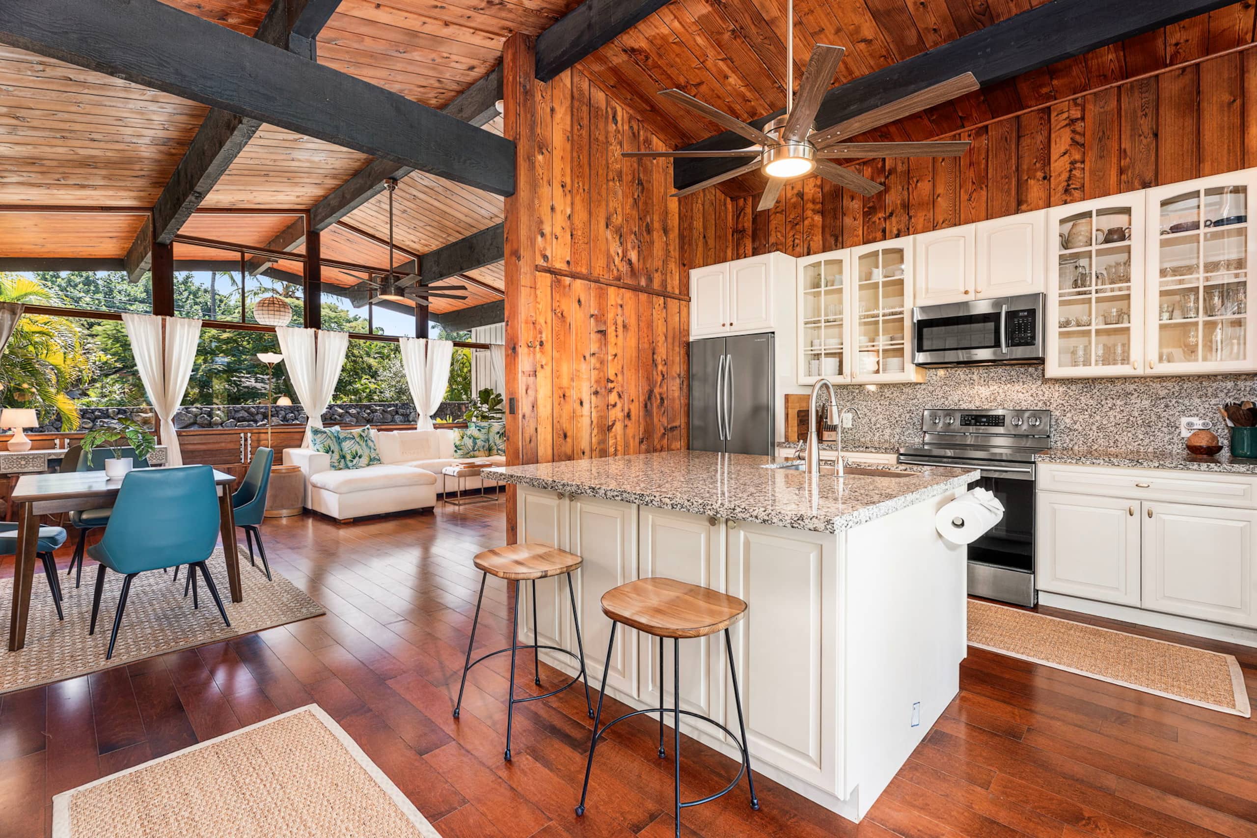 Home in Kailua-Kona · ★4.83 · 3 bedrooms · 4 beds · 3.5 baths - Image 5