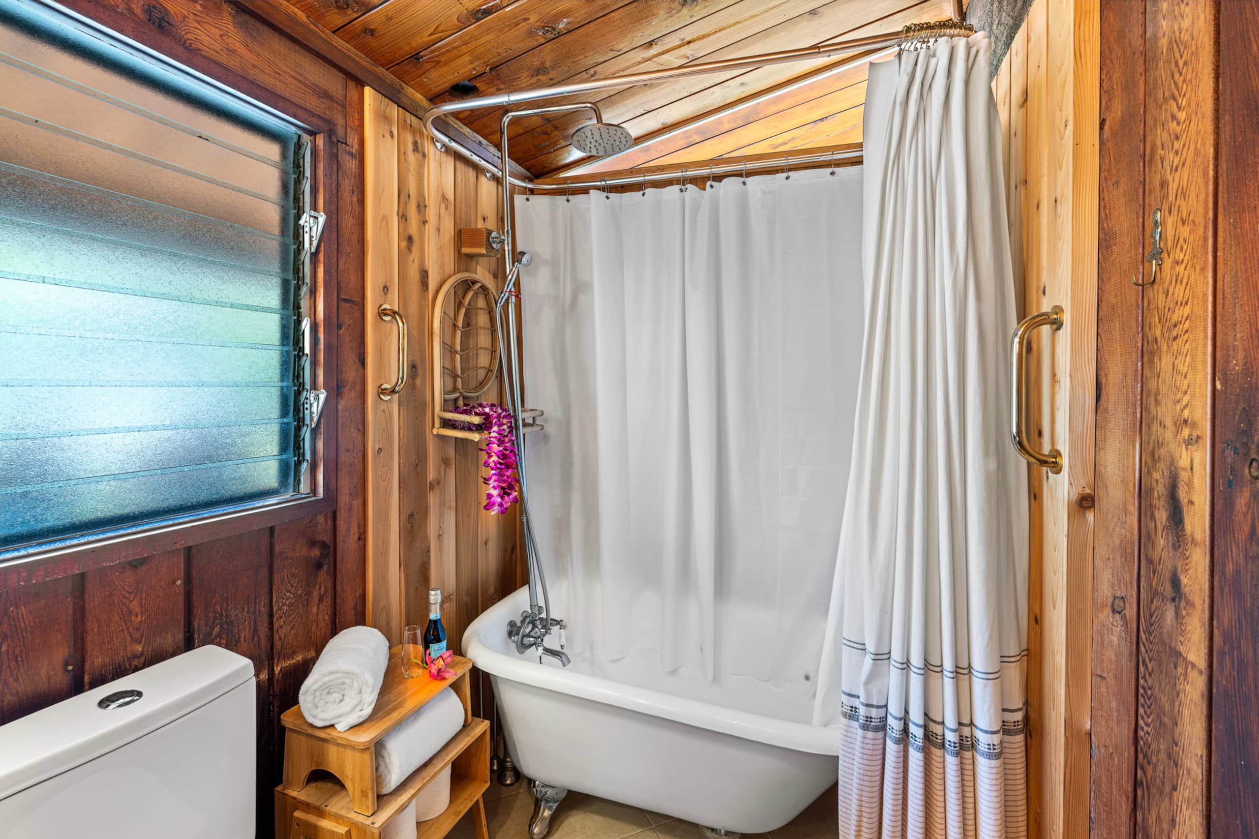 Home in Kailua-Kona · ★4.83 · 3 bedrooms · 4 beds · 3.5 baths - Image 29