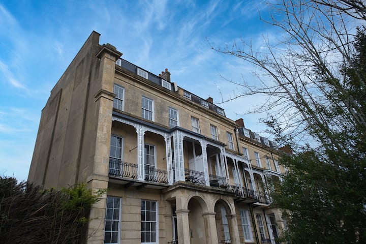 Regency 1 Bedroom Apartment, Cheltenham - Cheltenham