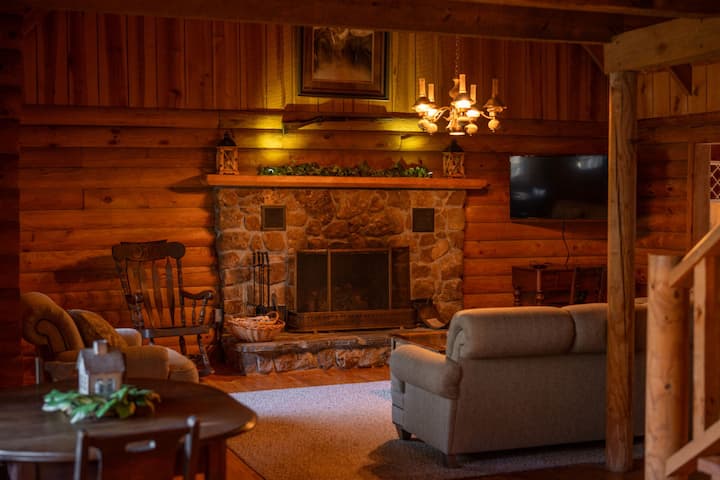 Townsend Charm: River View Historic Log Cabin! - États-Unis