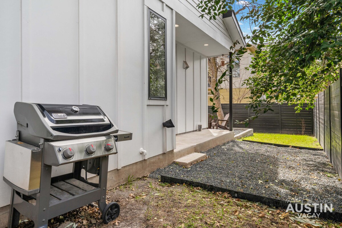 Sleek Brentwood Stay - Walk to Beer & Burnet Bites