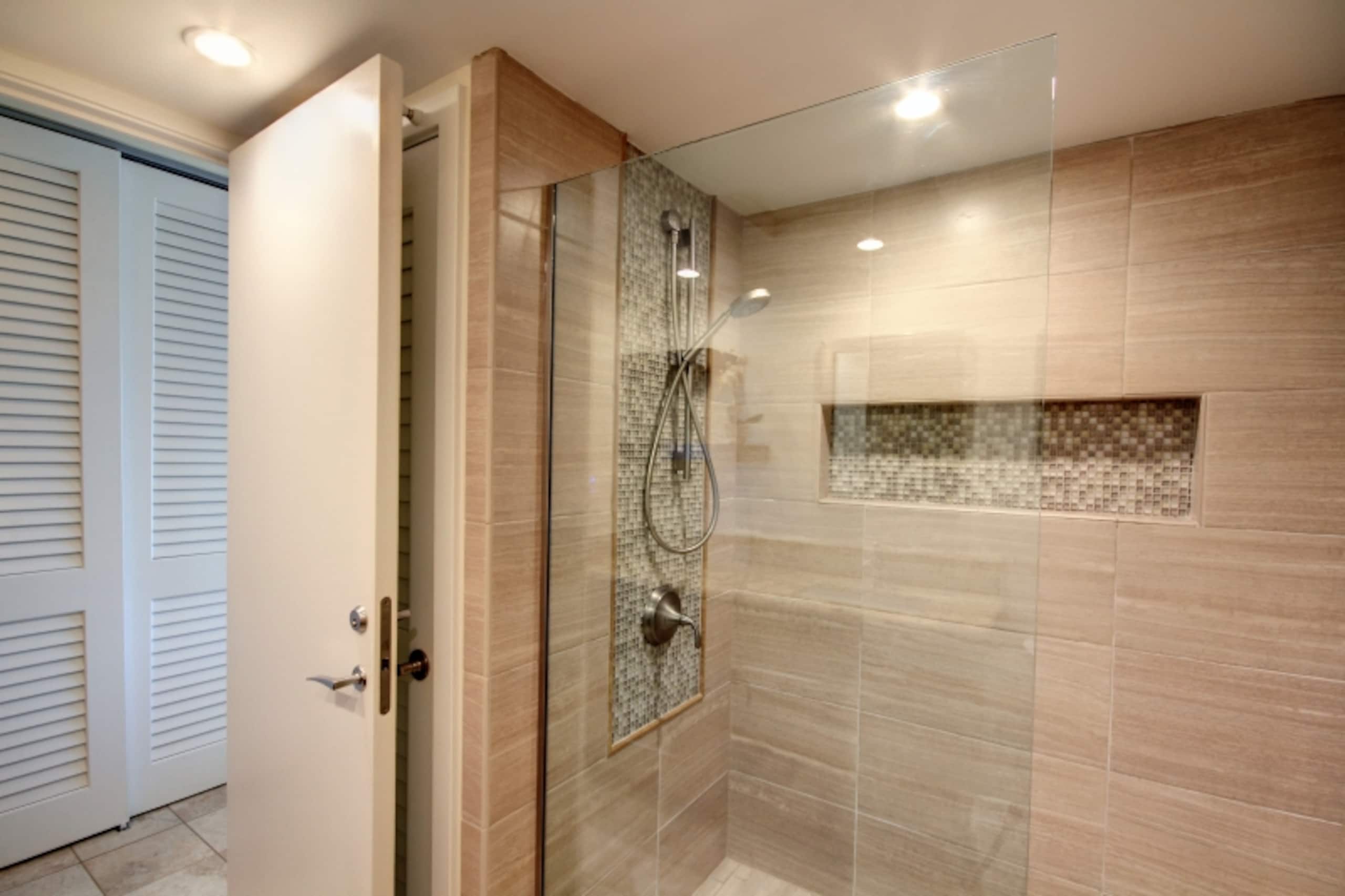 Condo in Lahaina · ★4.86 · 1 bedroom · 2 beds · 2 baths - Image 17