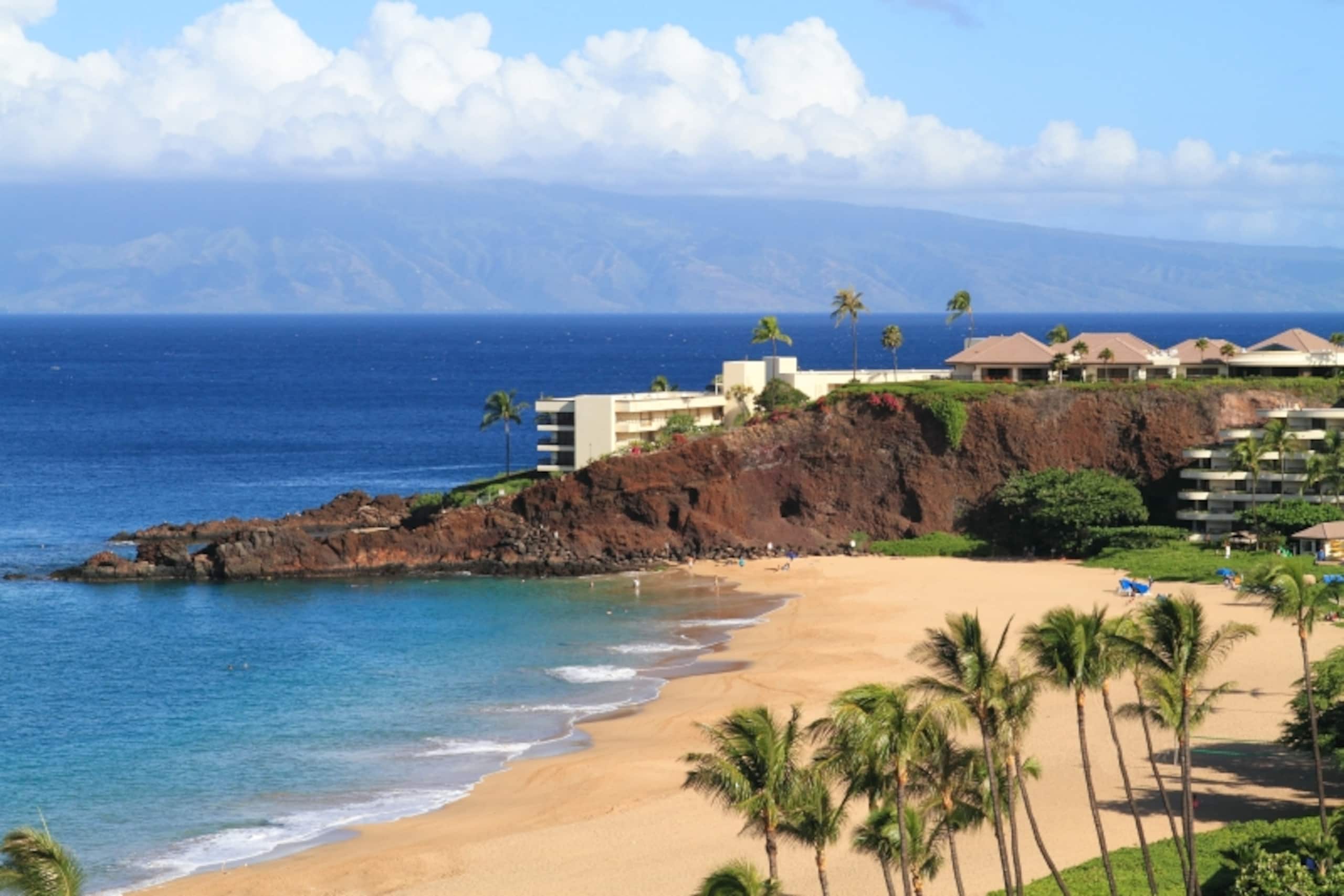 Condo in Lahaina · ★4.86 · 1 bedroom · 2 beds · 2 baths - Image 19