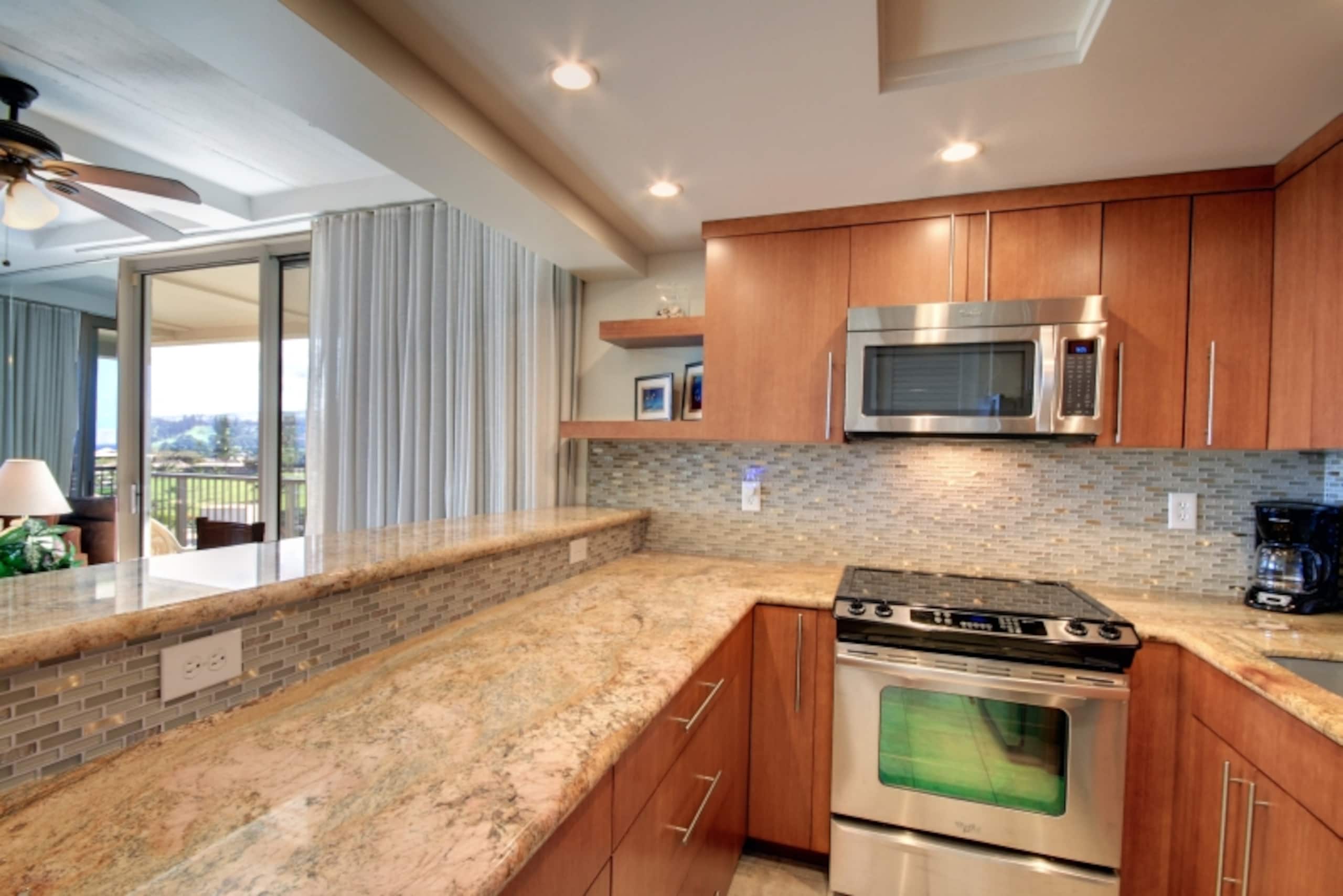 Condo in Lahaina · ★4.86 · 1 bedroom · 2 beds · 2 baths - Image 12