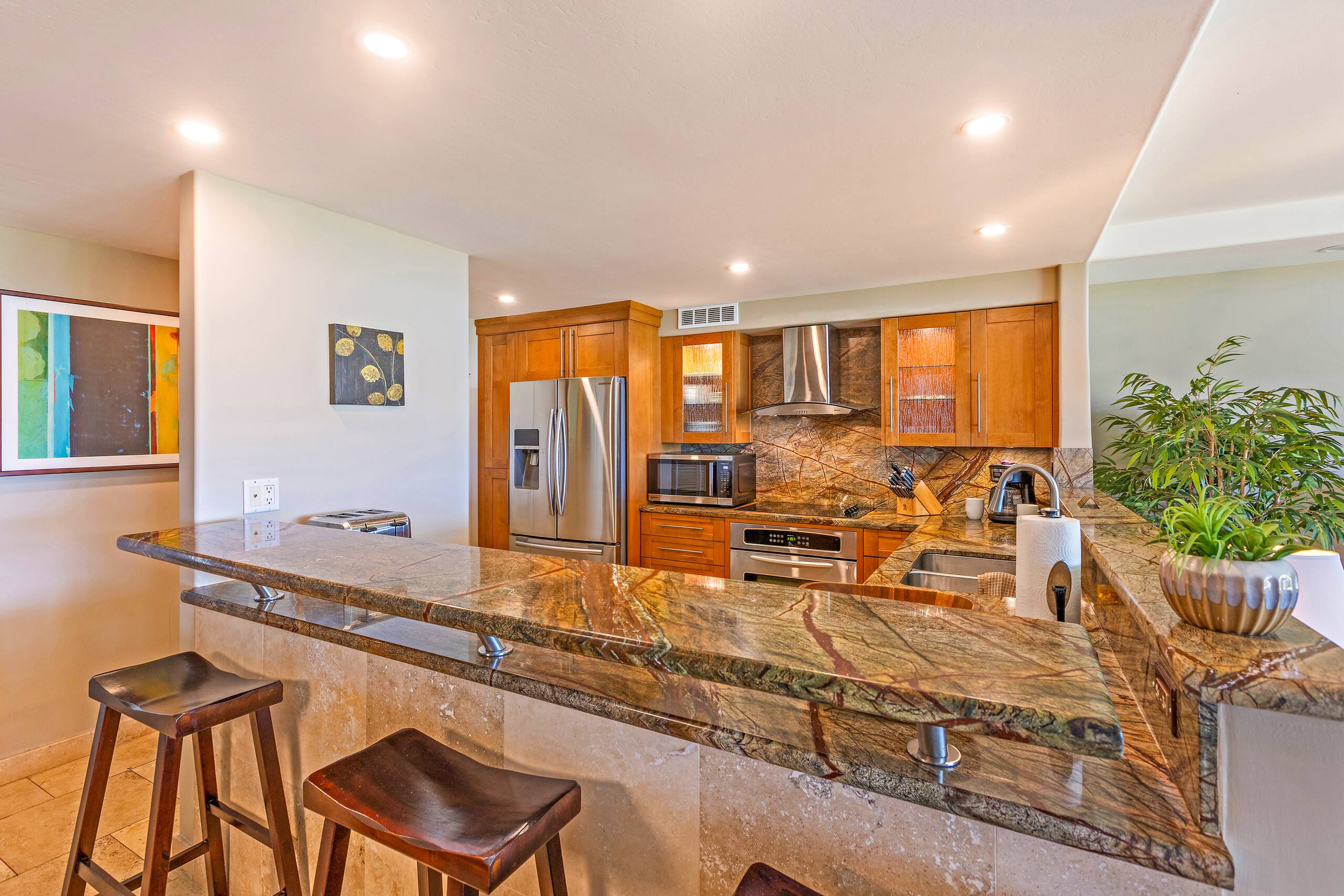 Condo in Lahaina · ★4.61 · 2 bedrooms · 3 beds · 2 baths - Image 11