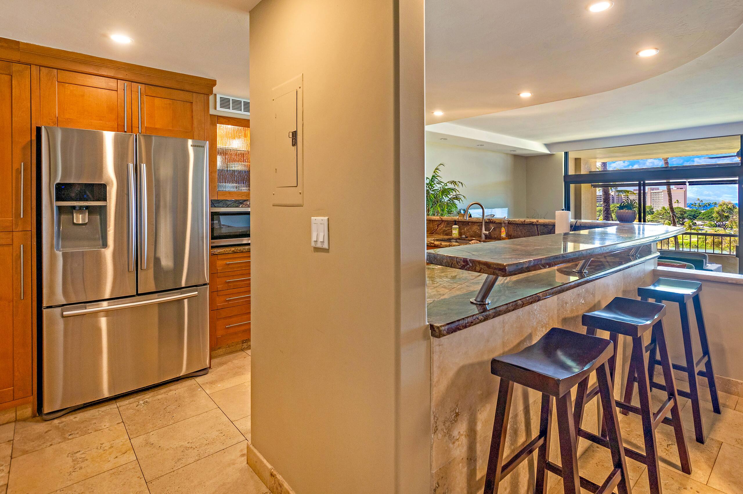Condo in Lahaina · ★4.61 · 2 bedrooms · 3 beds · 2 baths - Image 14