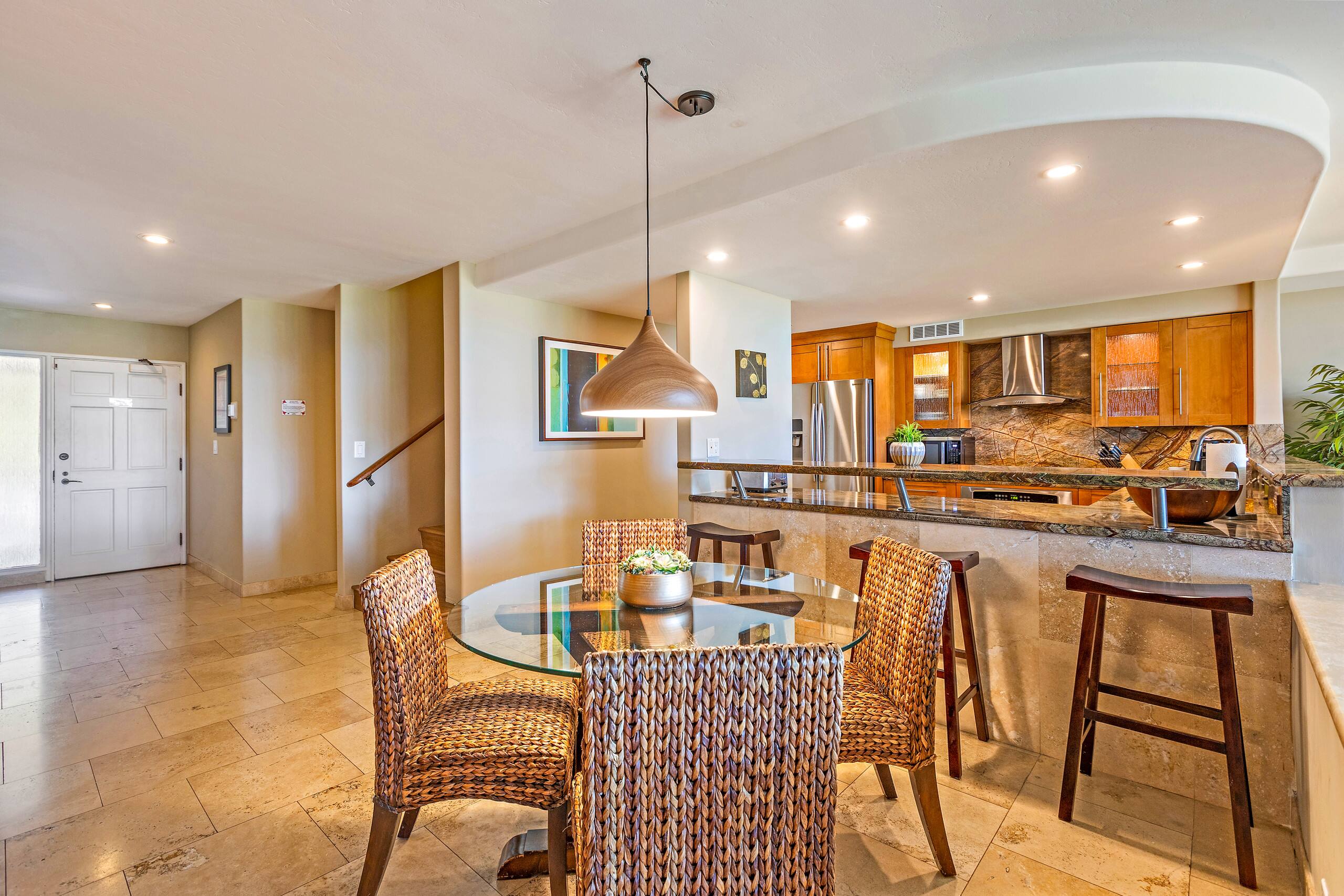 Condo in Lahaina · ★4.61 · 2 bedrooms · 3 beds · 2 baths - Image 15