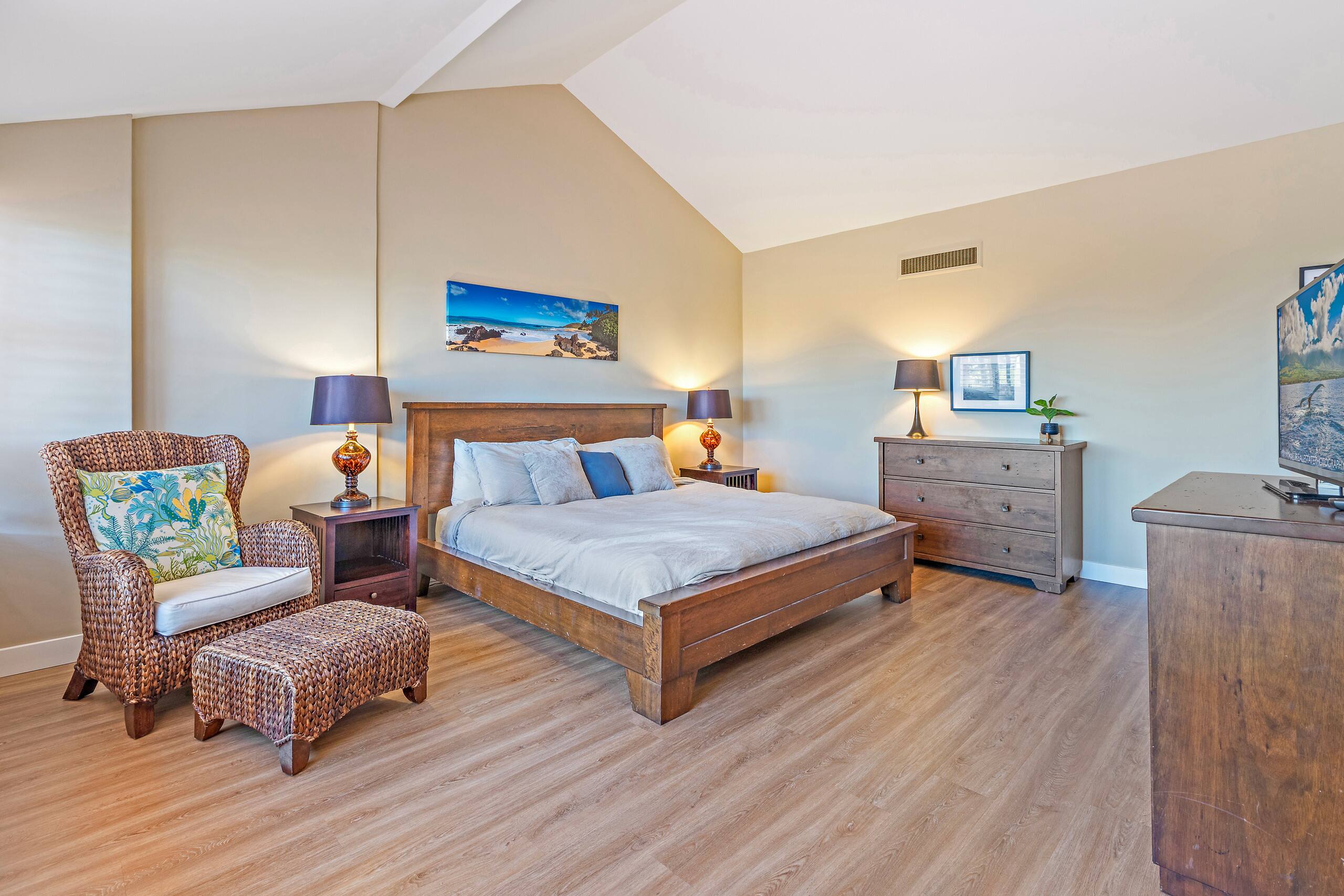 Condo in Lahaina · ★4.61 · 2 bedrooms · 3 beds · 2 baths - Image 23