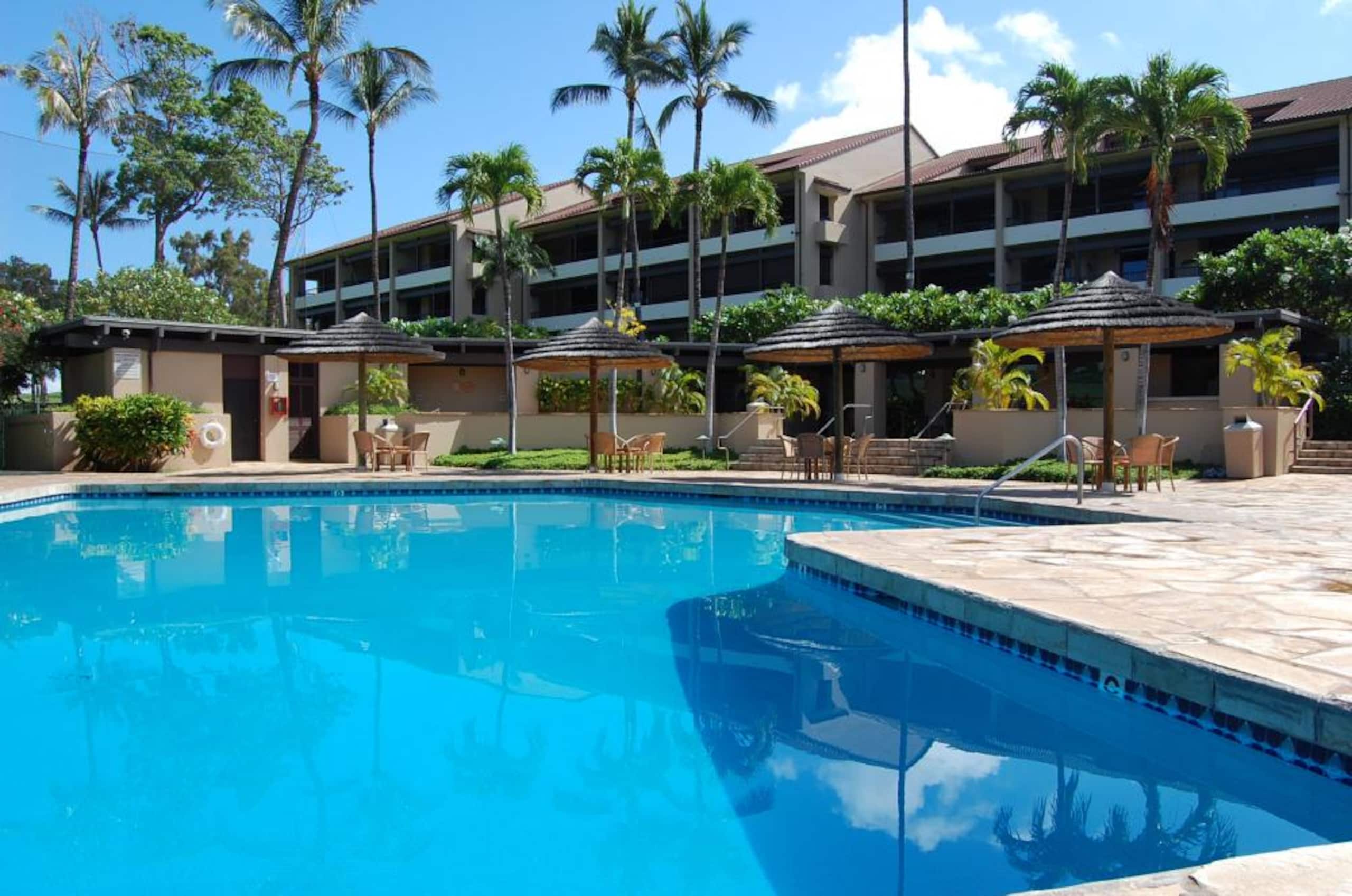 Condo in Lahaina · ★4.61 · 2 bedrooms · 3 beds · 2 baths - Image 37