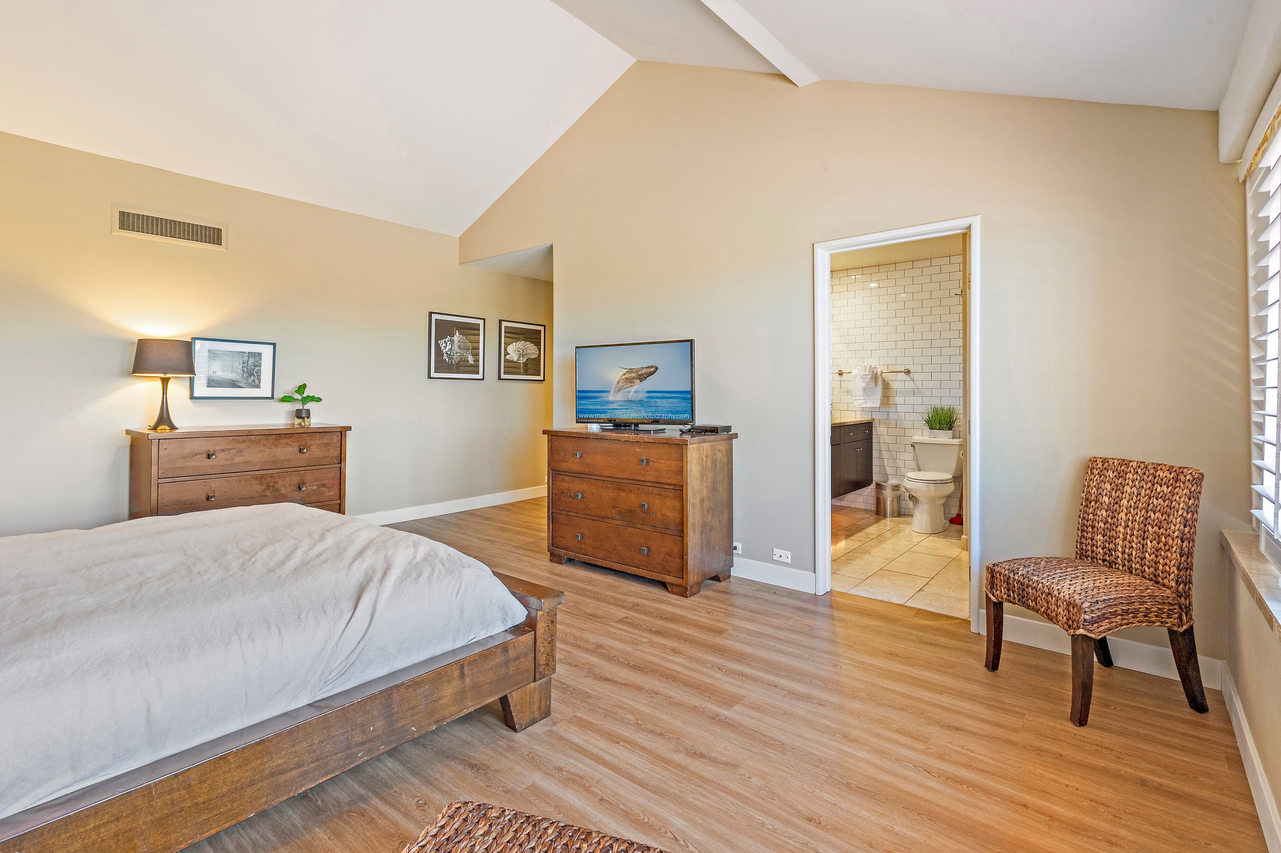 Condo in Lahaina · ★4.61 · 2 bedrooms · 3 beds · 2 baths - Image 26