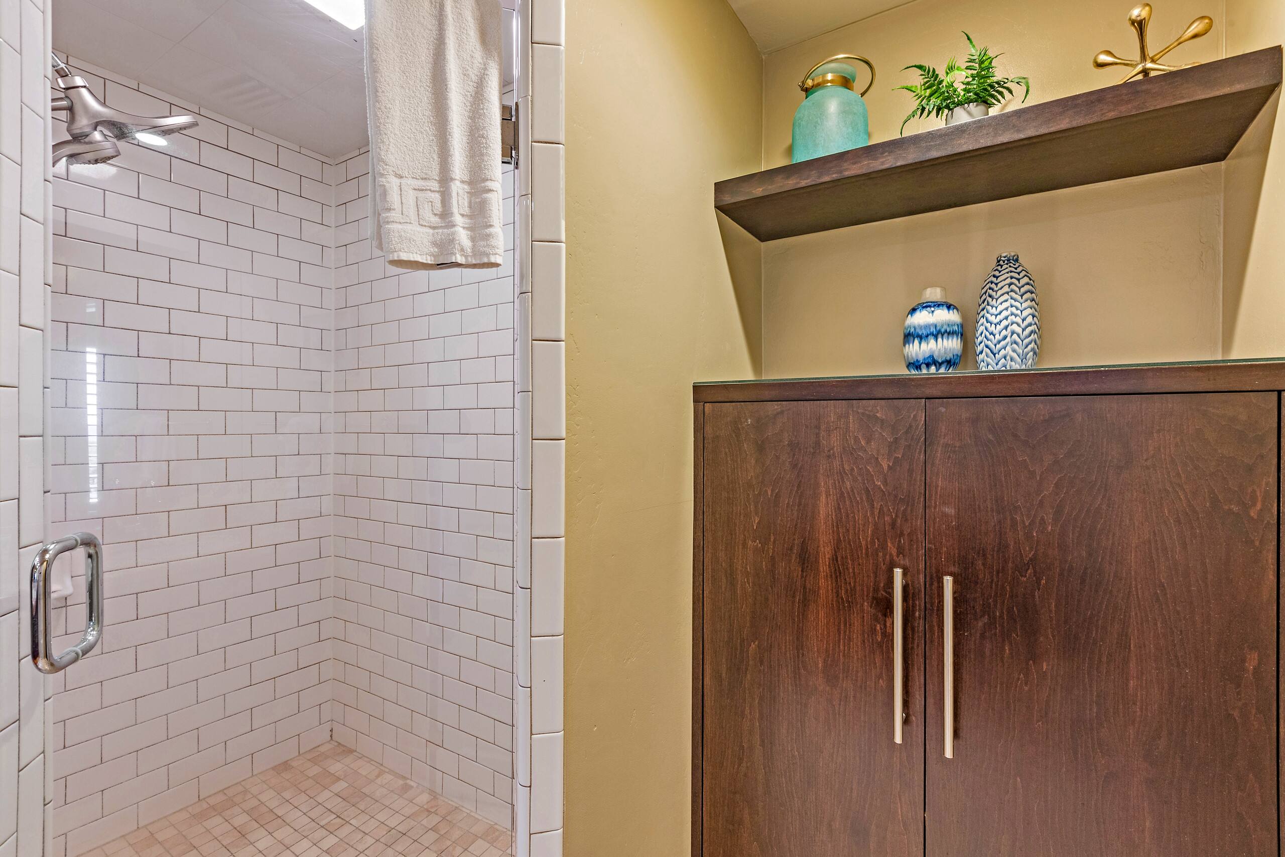 Condo in Lahaina · ★4.61 · 2 bedrooms · 3 beds · 2 baths - Image 28