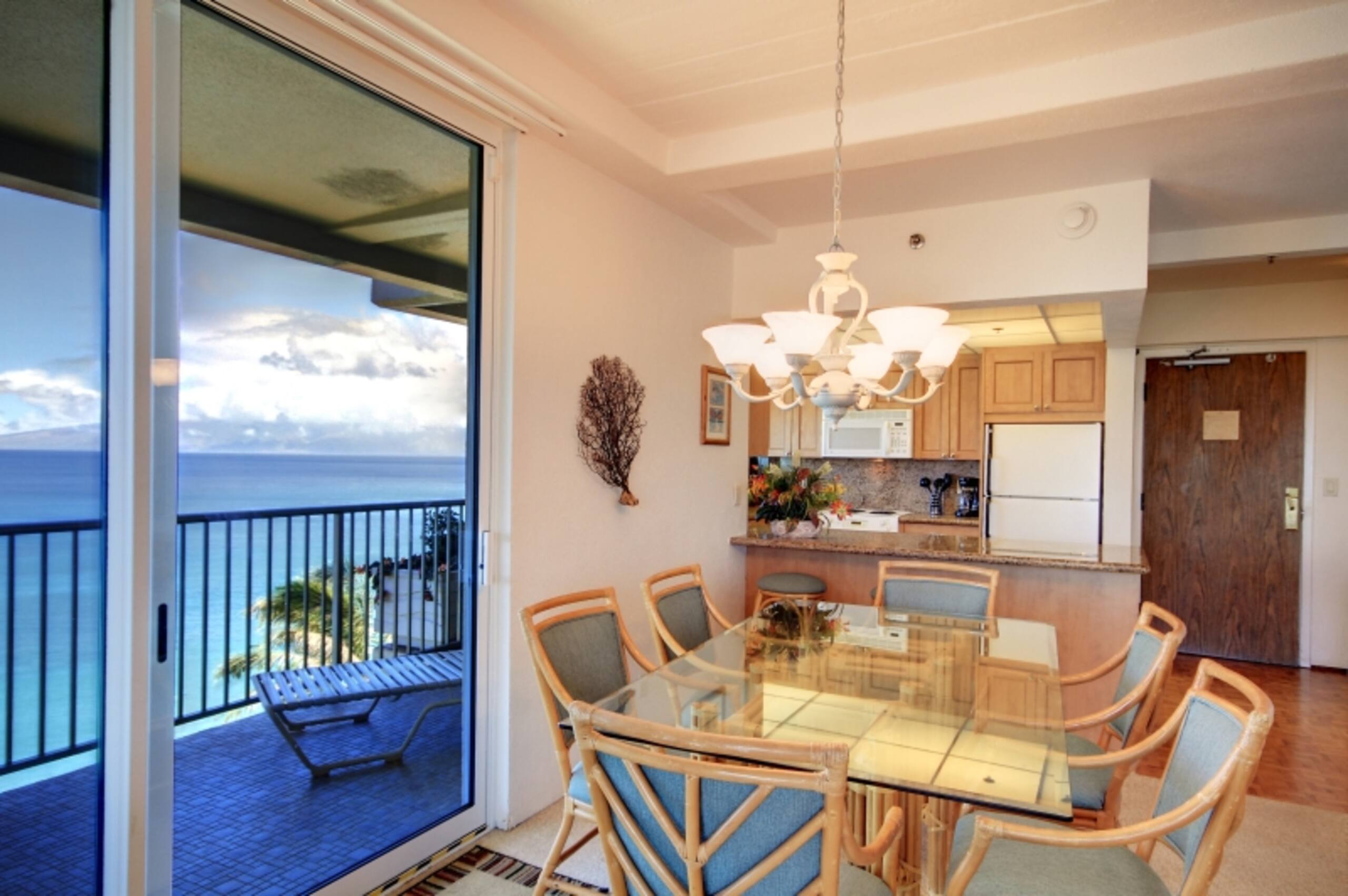 Condo in Lahaina · ★4.67 · 1 bedroom · 2 beds · 2 baths - Image 12