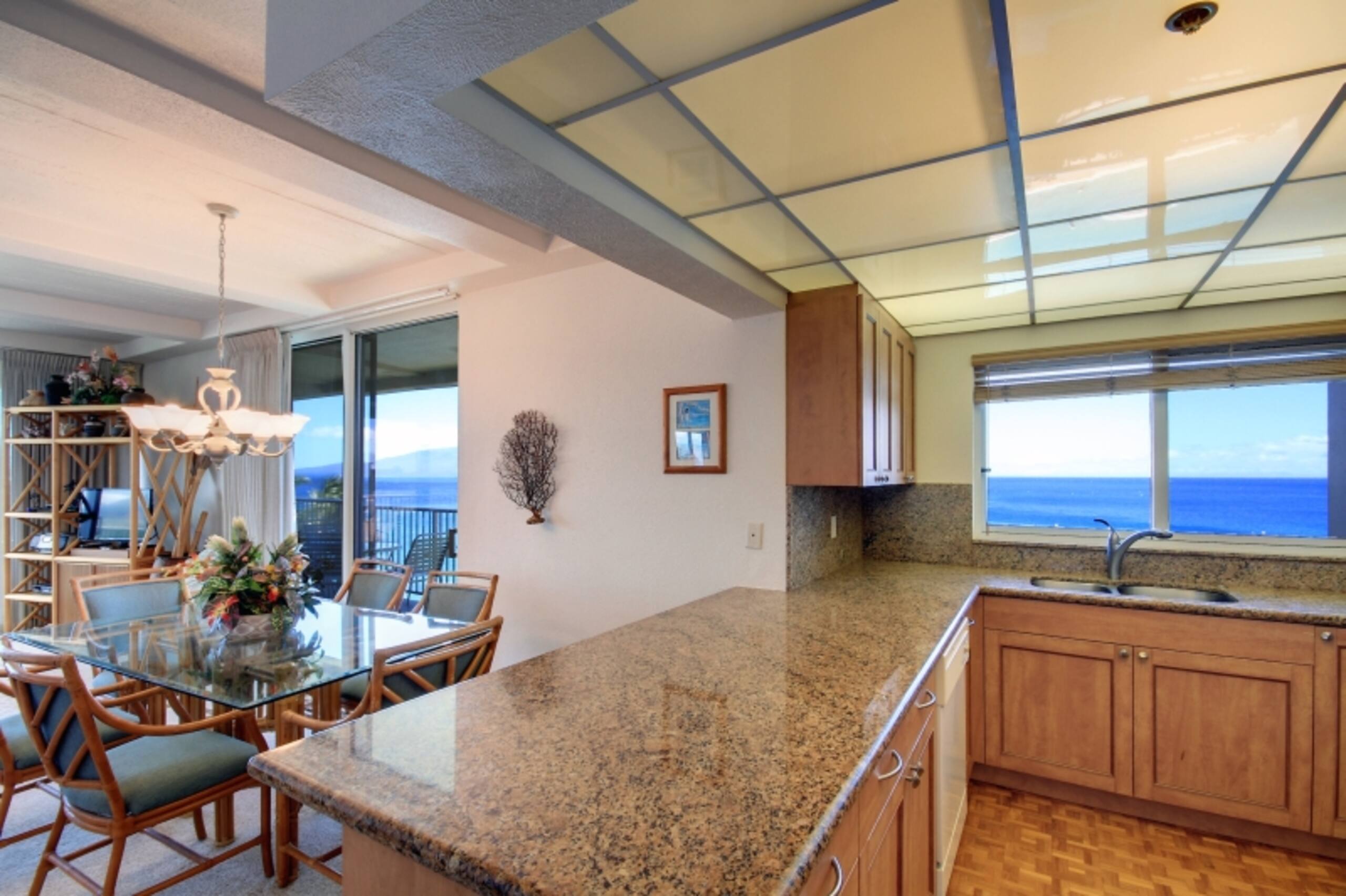 Condo in Lahaina · ★4.67 · 1 bedroom · 2 beds · 2 baths - Image 11