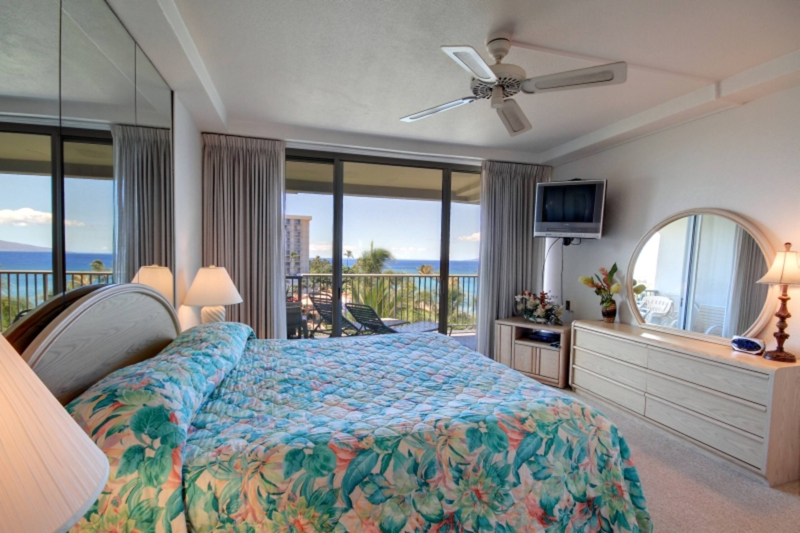 Condo in Lahaina · ★4.67 · 1 bedroom · 2 beds · 2 baths - Image 15