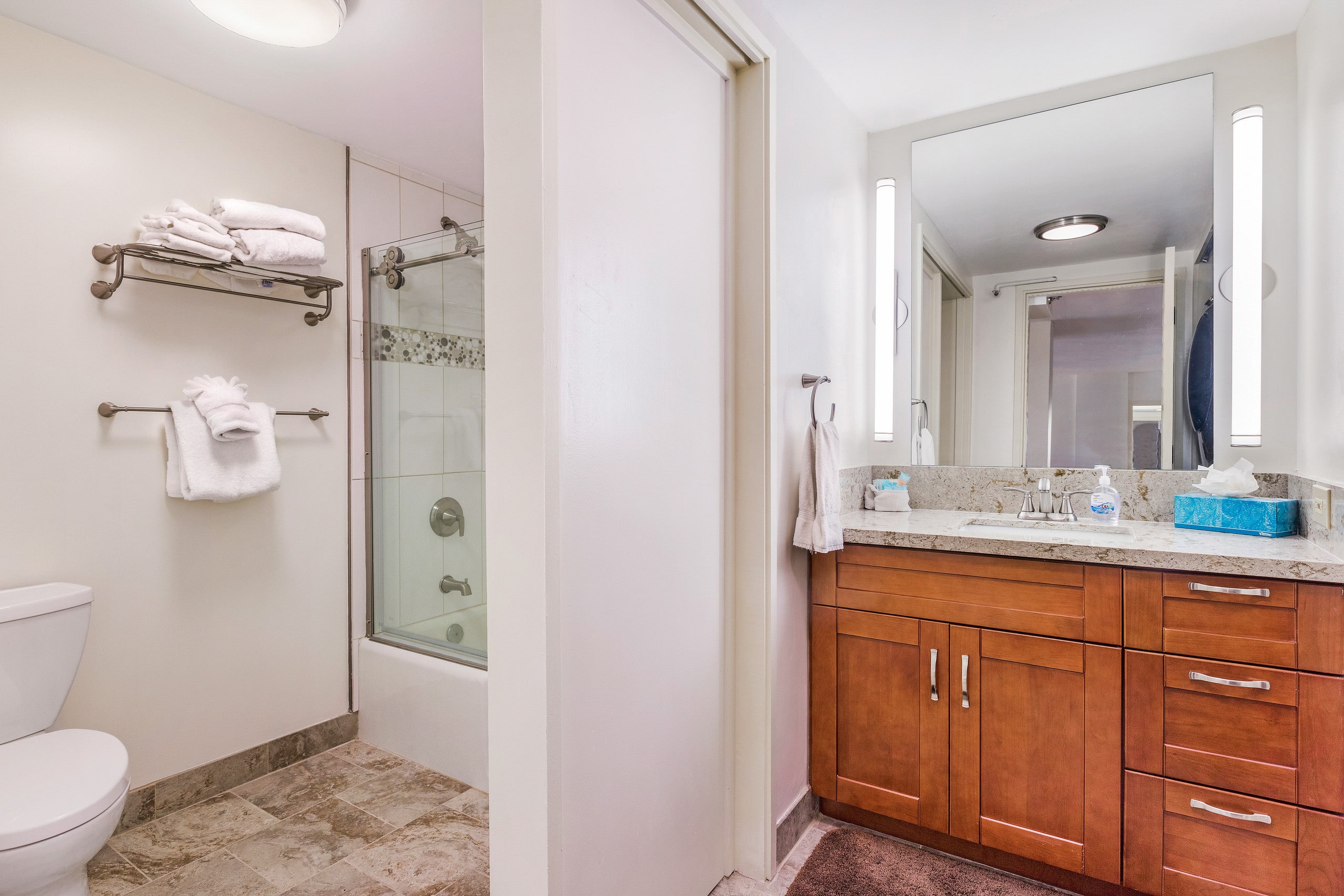Condo in Lahaina · ★4.93 · 2 bedrooms · 3 beds · 2 baths - Image 14