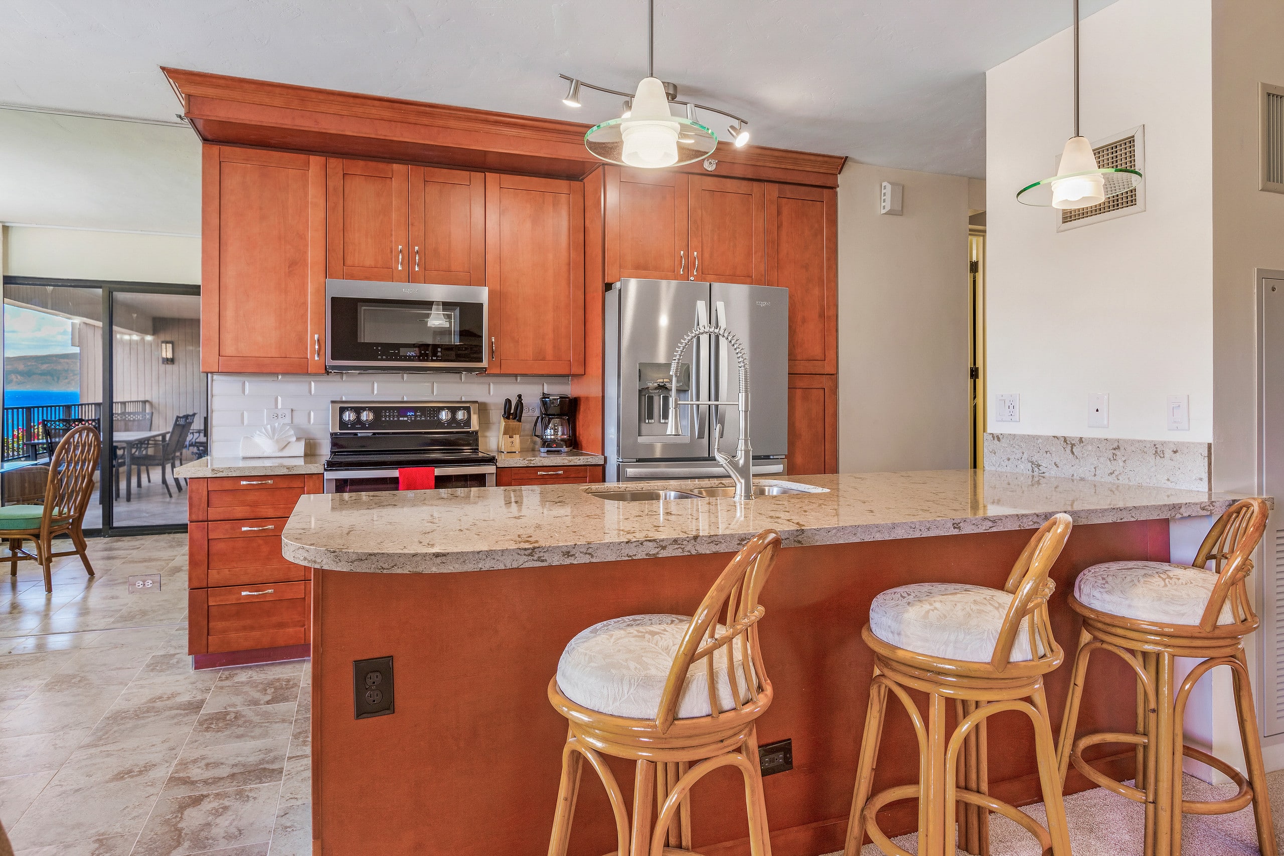 Condo in Lahaina · ★4.93 · 2 bedrooms · 3 beds · 2 baths - Image 6