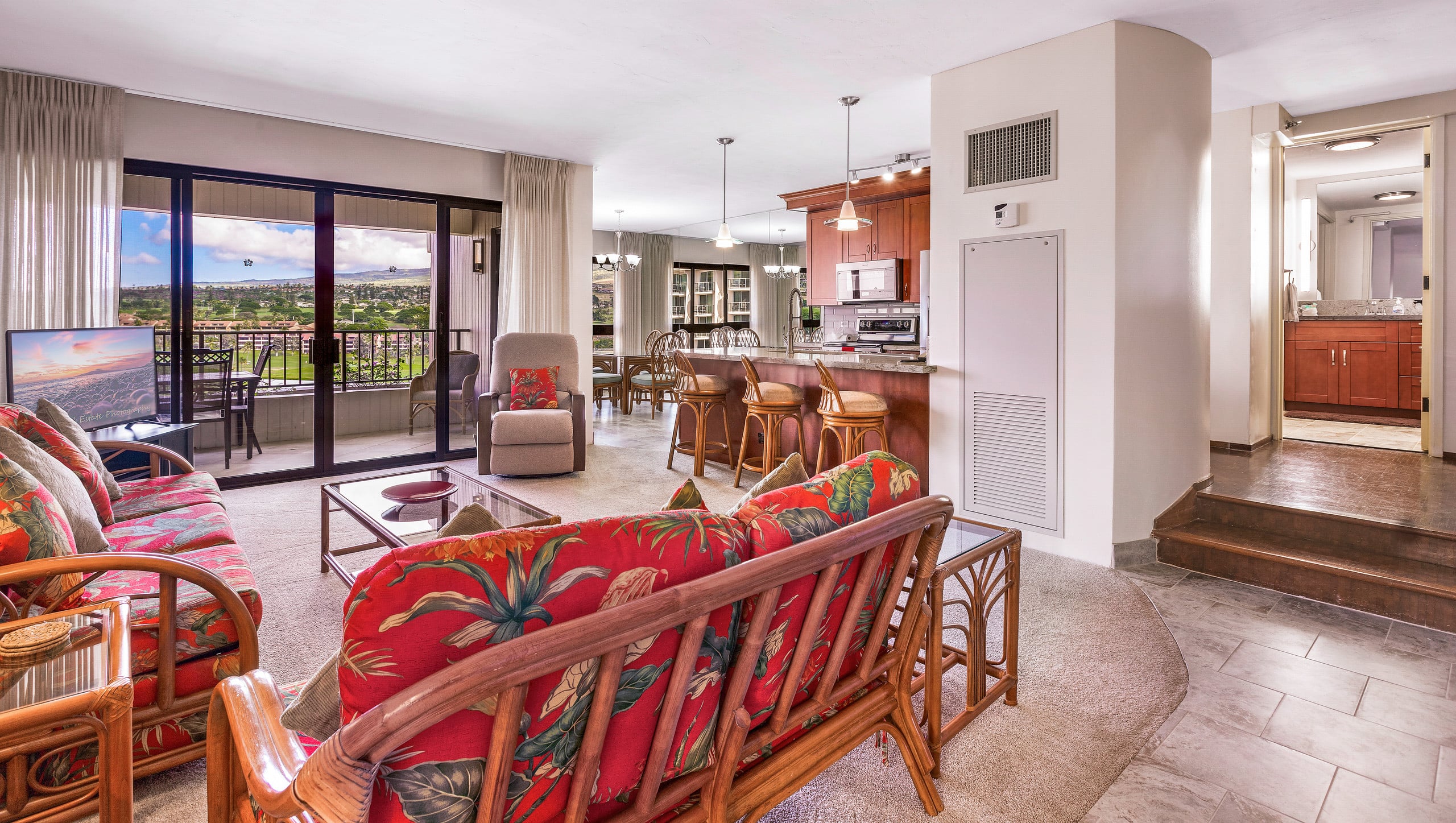 Condo in Lahaina · ★4.93 · 2 bedrooms · 3 beds · 2 baths - Image 8