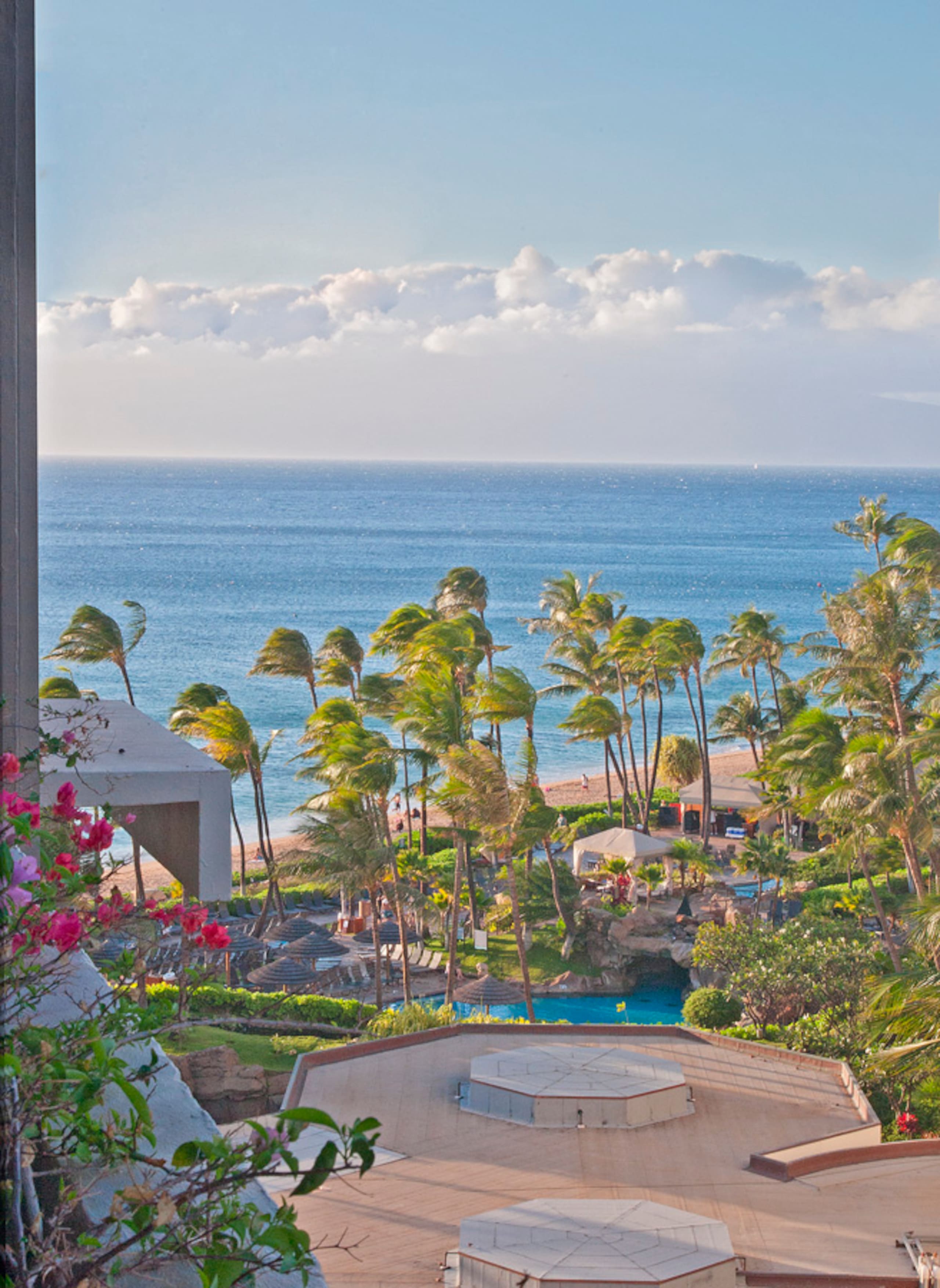 Condo in Lahaina · ★4.93 · 2 bedrooms · 3 beds · 2 baths - Image 25