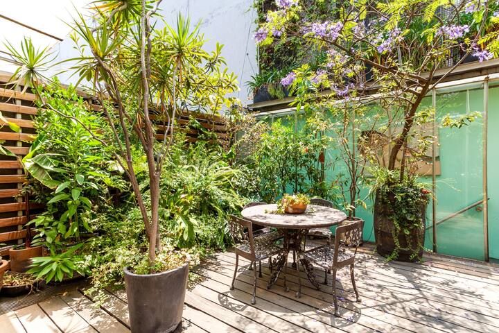 Art-Filled Townhouse with floor heating gallery image 3