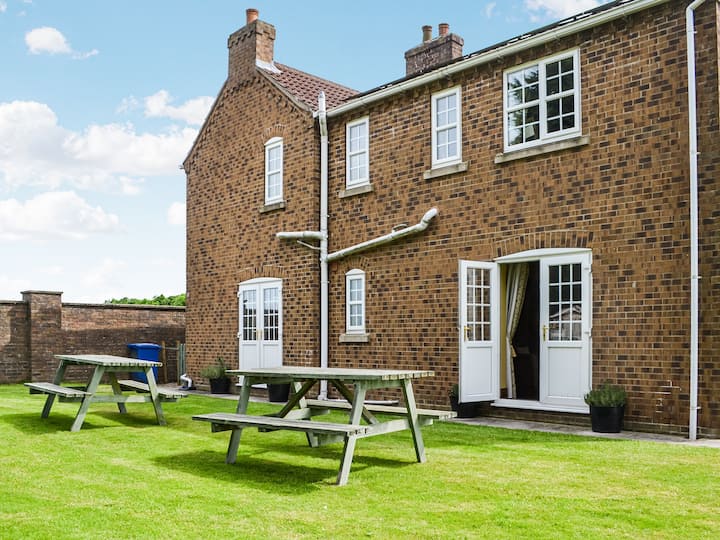 Eastfield Cottage - Beverley, UK