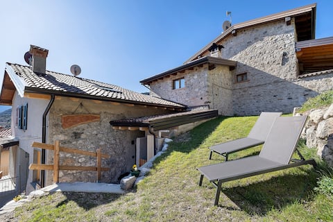 Annuncio Airbnb popolare: Chalet Al Volt a Tremosine Sul Garda