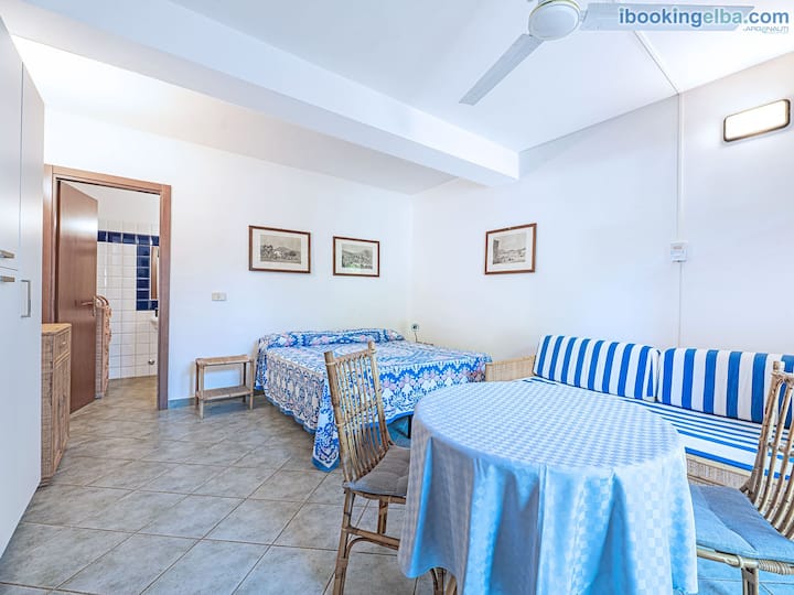 Apartmani Archipelago – Studio (25) – Dnevni boravak s kuhinjom, krevetom i sofom na razvlačenje