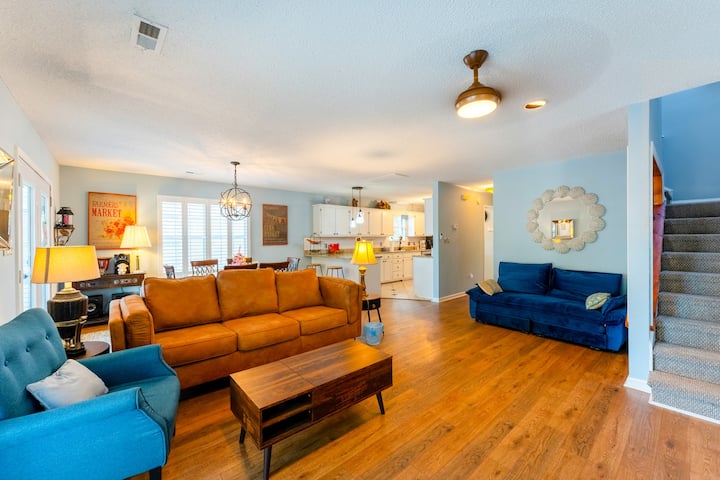 Charming 3-bed Beach House With Bathtub & Bbq - Surfside Beach, SC