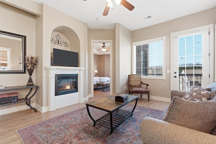 New! 2br Lakeview Retreat | Spacious Deck - Table Rock Lake