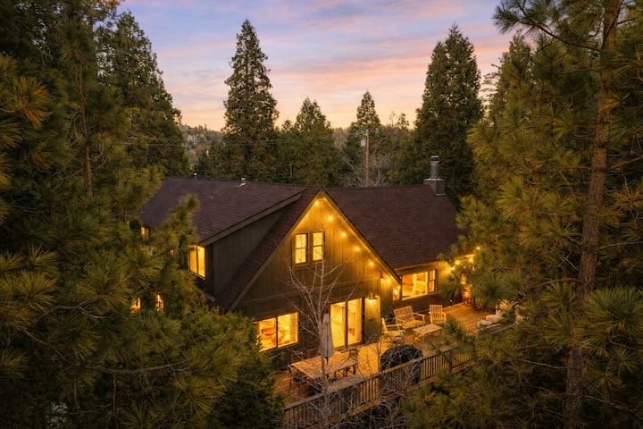 A-frame + Deck + Game Room  Near Lake Arrowhead - Lake Arrowhead, CA