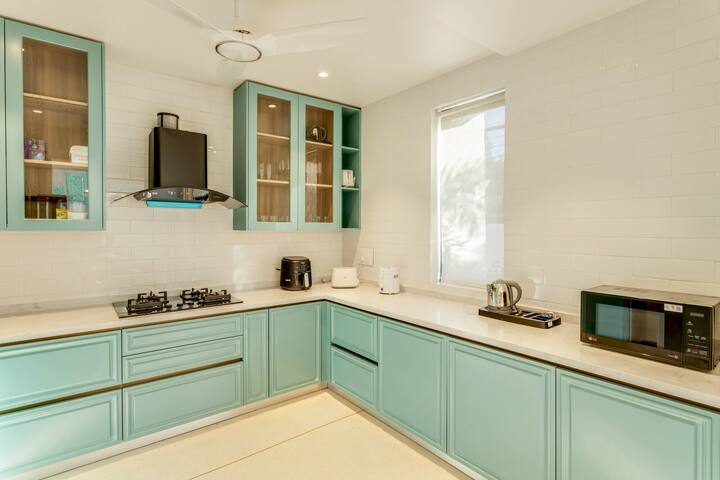 Full kitchen image 7