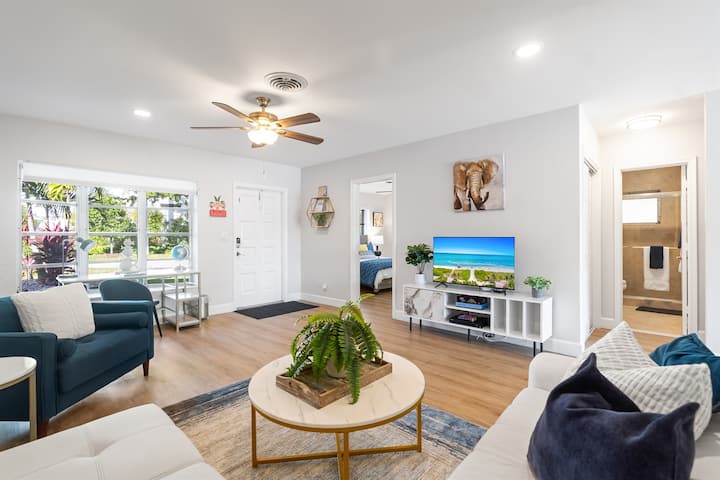 Waterfront Duplex Retreat!   Bnr Vacation Rentals - Fort Lauderdale