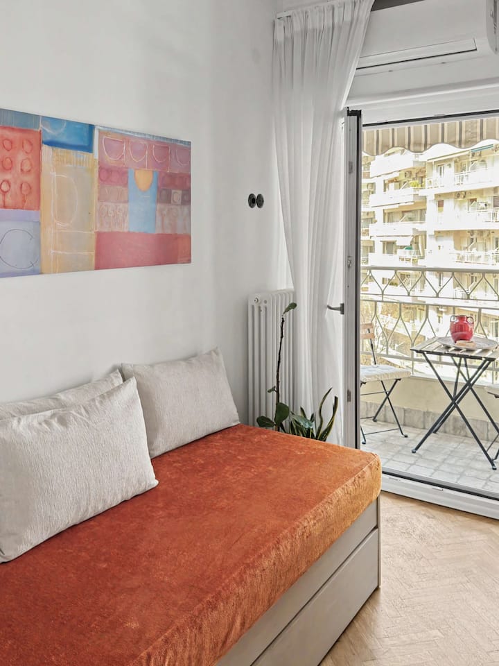 5 Min Sea Promenade | Two Balconies | Best Cafés - Thessaloniki