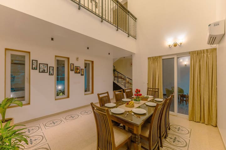 Dining area image 3