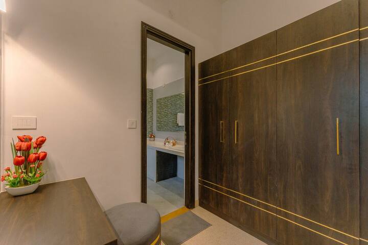 Bedroom 1 image 6