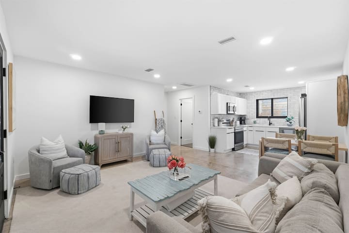 Small Serenity 2 • Total Remodel • 4 Min To Beach - Miramar Beach, FL