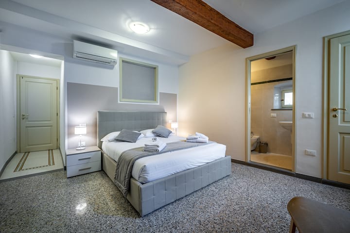 Yid Agnolo Three Bedroom Apartment In Florence - Florencia