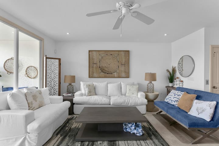 Elegant 3br | Pool | Elevator | Balcony - Bradenton Beach