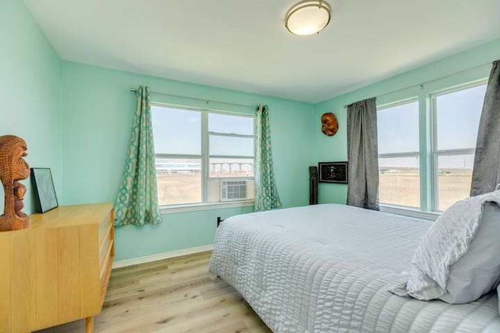 ห้องนอนที่ 1 พร้อมเตียงควีนไซส์