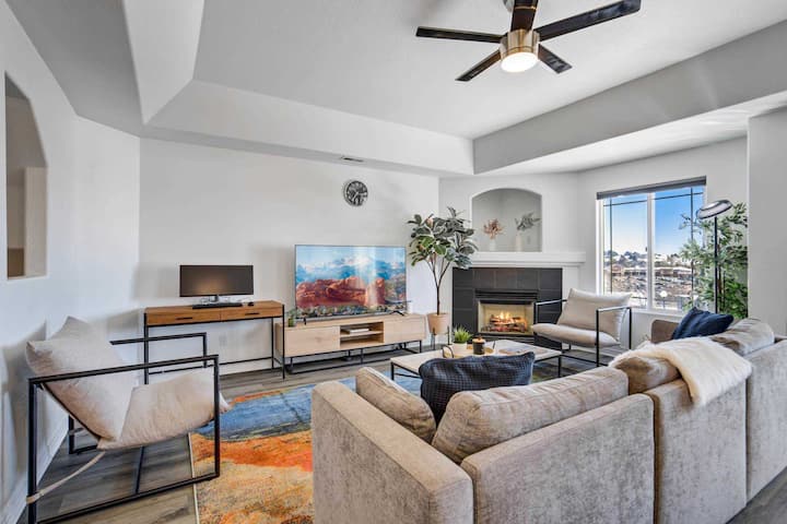Cozy 2br Home, Workspace, Sleeps 4, Downtown - Colorado Springs, CO