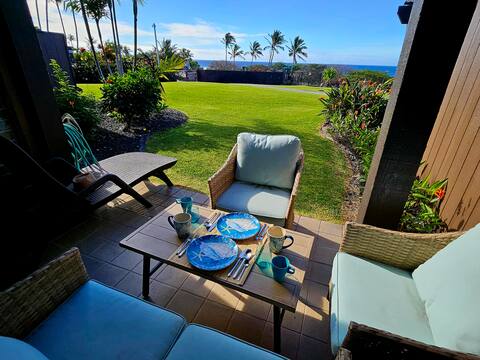 Enjoy ocean views & walk to Black Sand Beach!