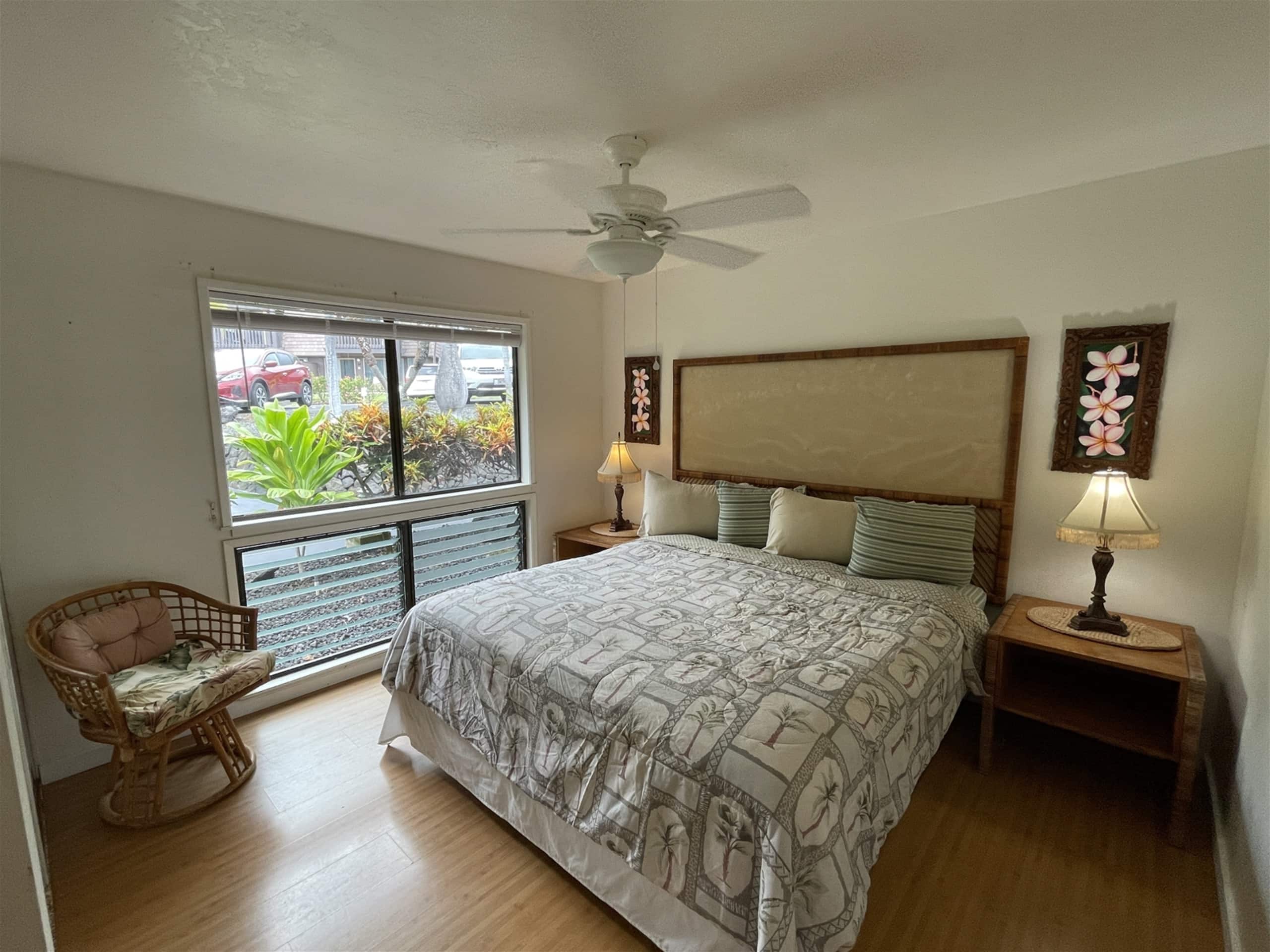 16 2 bed/2 bath Two Story Condo with Stunning Oce - Photo 6