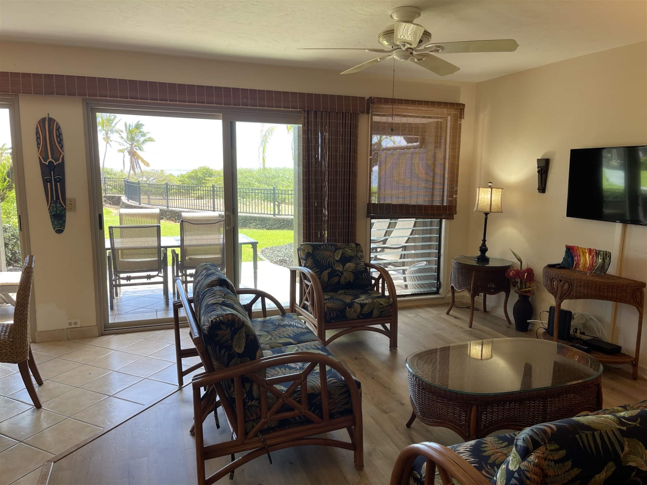 16 2 bed/2 bath Two Story Condo with Stunning Oce - Photo 18