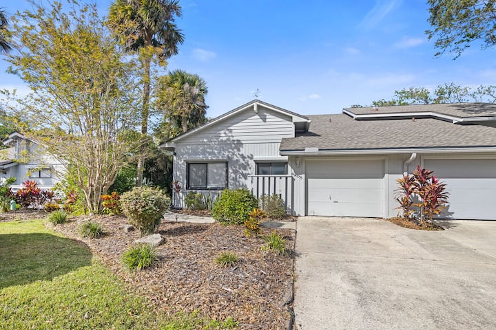 Monthly Coastal Retreat W/ Garage & Beach Access - Edgewater, FL