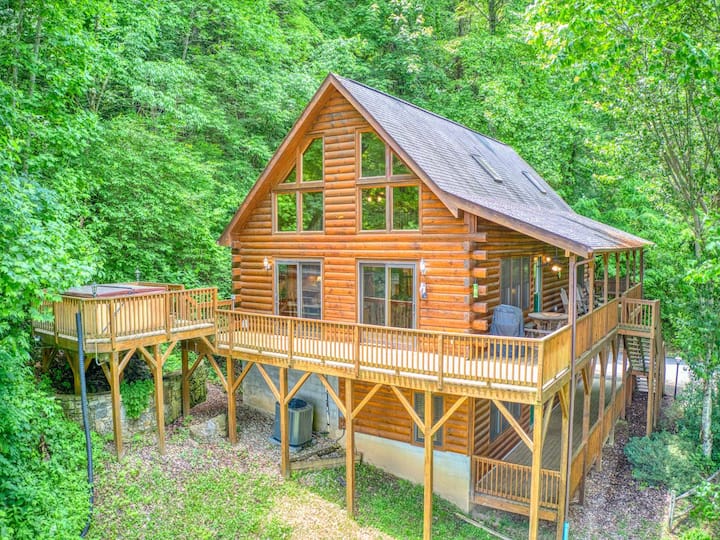 Maggie Valley Log Cabin With Hot Tub - Maggie Valley, NC