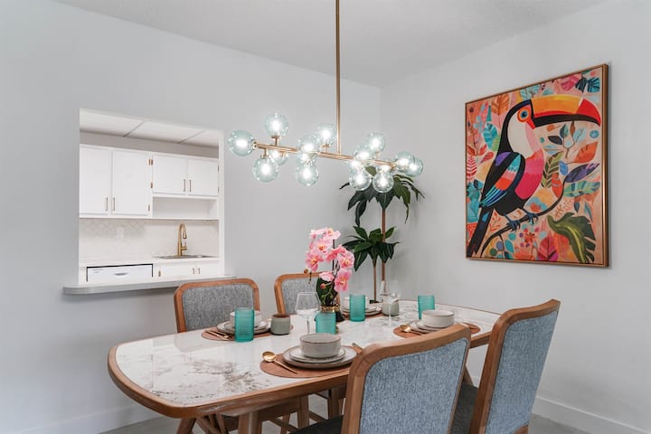 Stunning 1br Condo W/pool & Tennis Court - Sunny Isles Beach