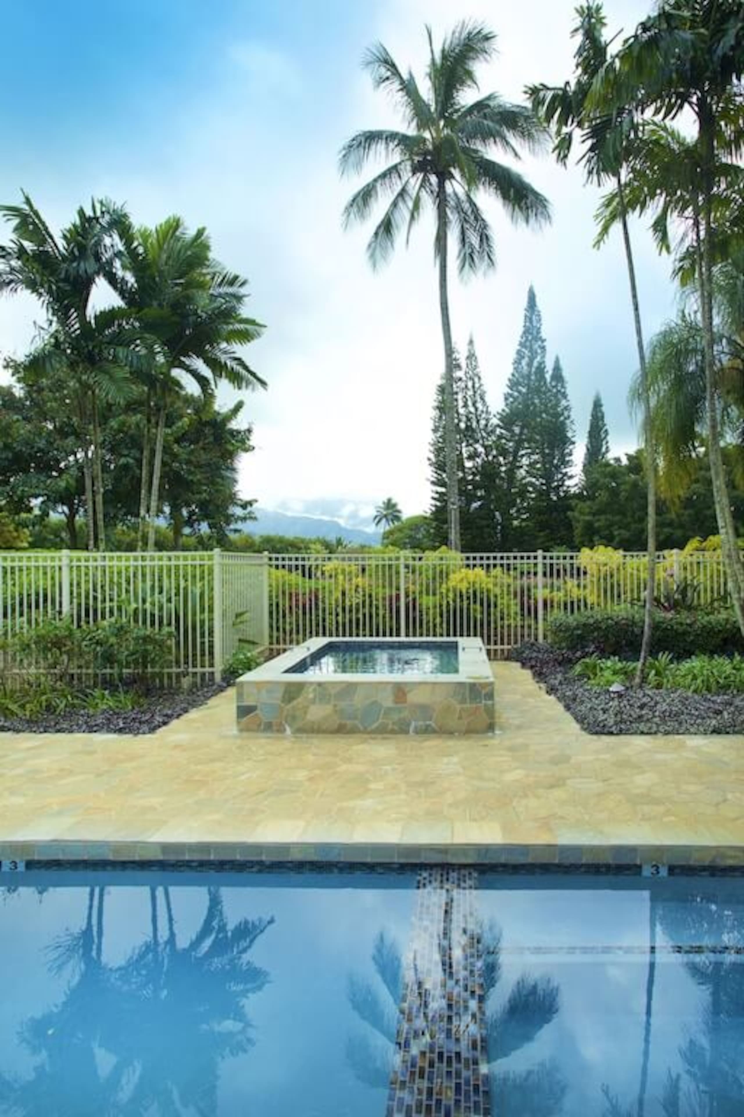 Townhouse in Princeville · ★4.91 · 2 bedrooms · 2 beds · 2 baths - Image 21
